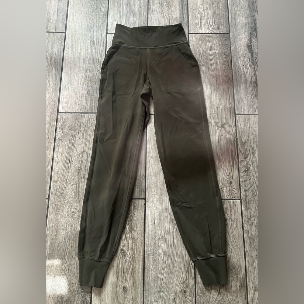 Lululemon Align Jogger 28"
Dark Olive 2